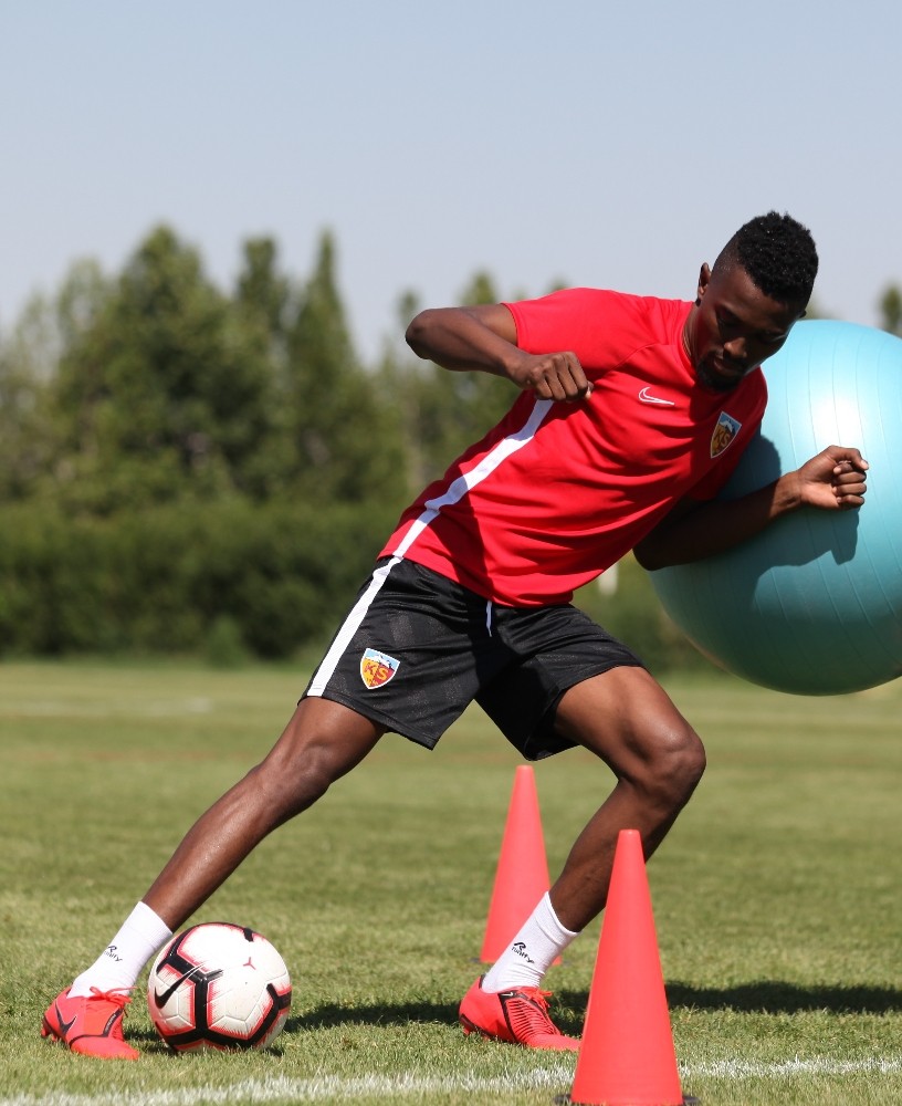 Bernard Mensah: 
