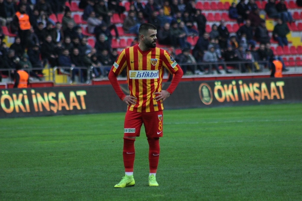 Bernard Mensah’ın yerine Hasan Hüseyin Acar 