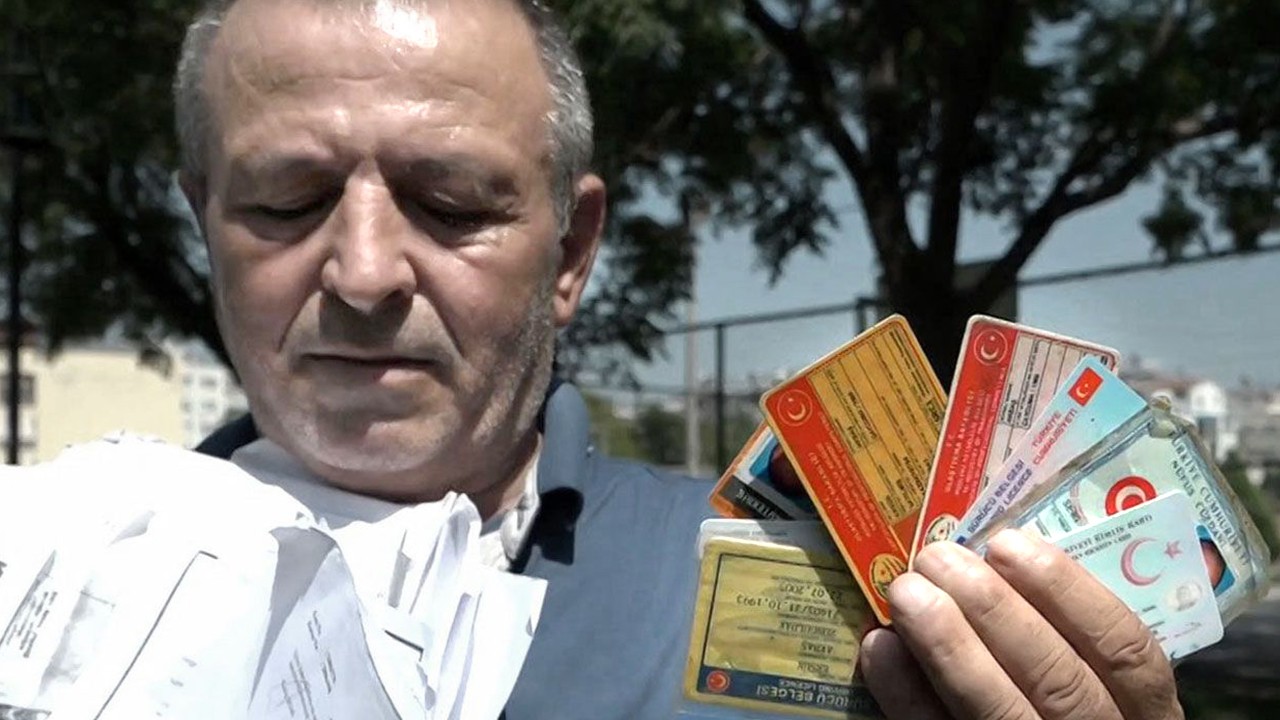 Beş farklı kimlik, bir hayat: Ersin Akbaş'ın kimlik mücadelesi