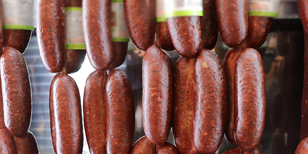 Beş kilosu 750 liradan satılan sucuğa tepki