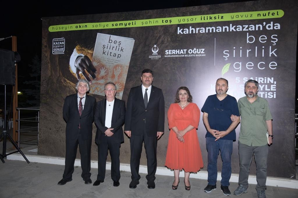 Beş Şiir Beş Şair ile edebi gece