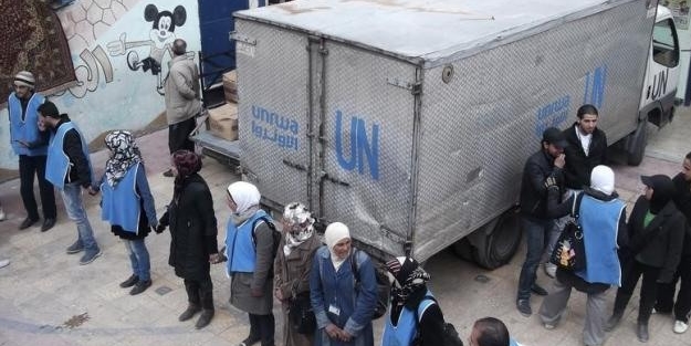 Esed insani yardımları engelliyor