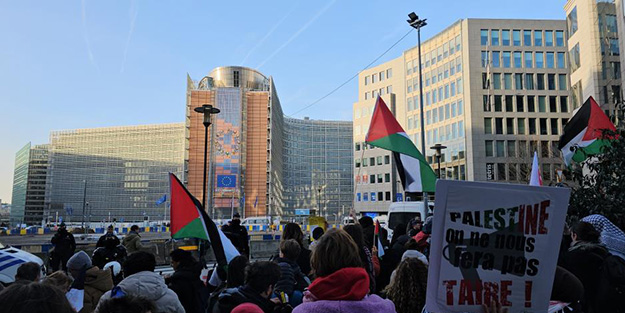 Belçika'nın başkenti Brüksel'de Filistin'e destek gösterisi!