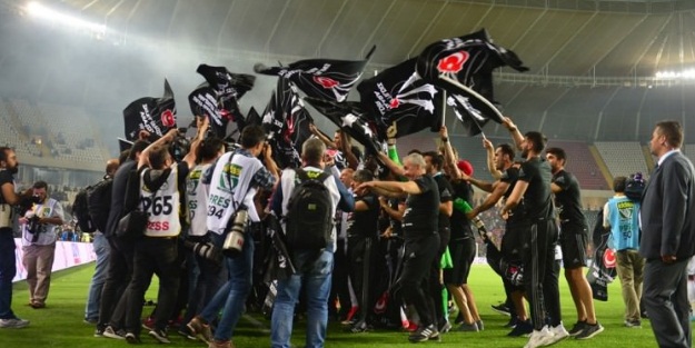 Beşiktaş 24 sezonluk hasreti bitirdi