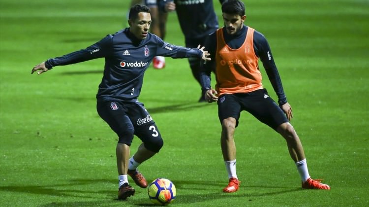 Beşiktaş Antalya'da tam kadro