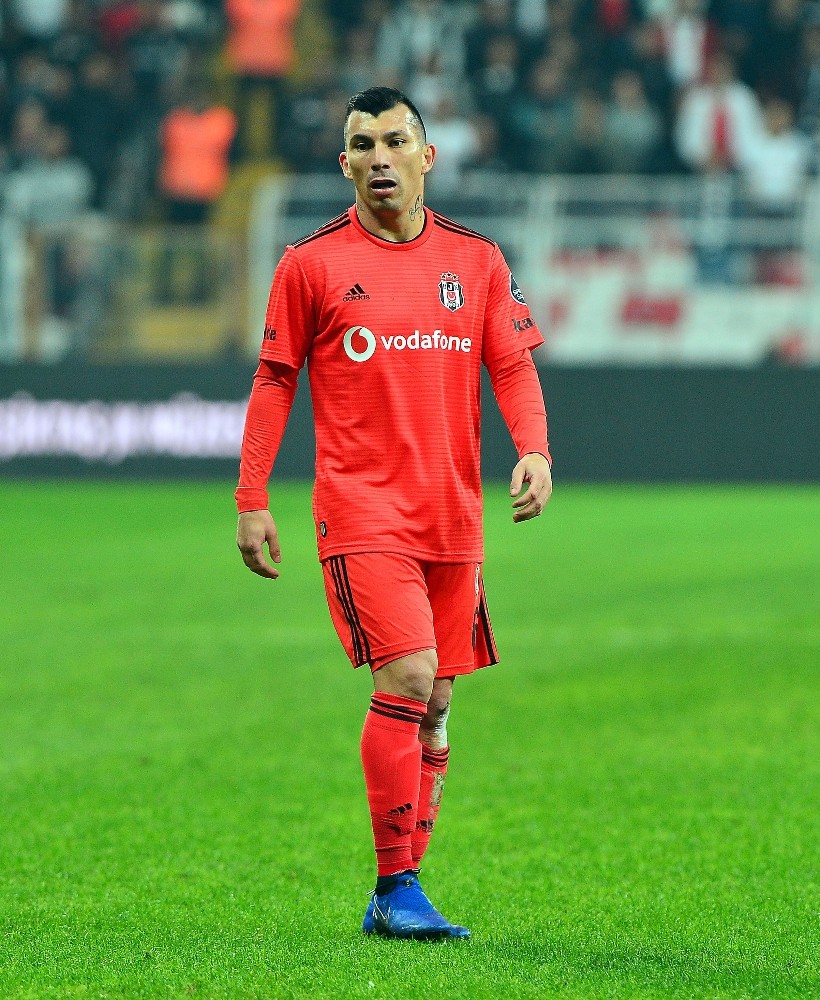 Beşiktaş ayrılığı açıkladı 