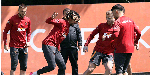Galatasaray savunma ve hücum çalıştı