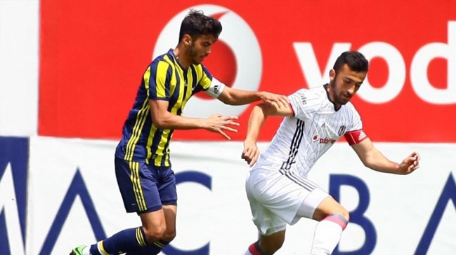Beşiktaş, Fenerbahçe'yi 2-1 mağlup etti