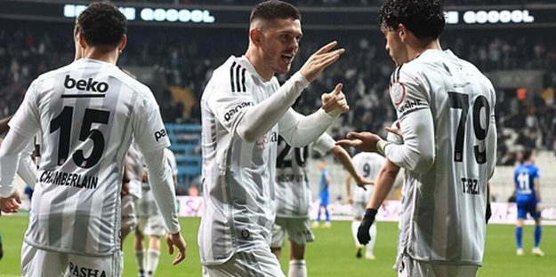 Beşiktaş gelecek sezon sil baştan! İki futbolcuya 22 milyon koca sezona 35 milyon euro…