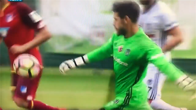 Beşiktaş kalecisi Fabricio Agosto Ramírez'den '10' numara pas