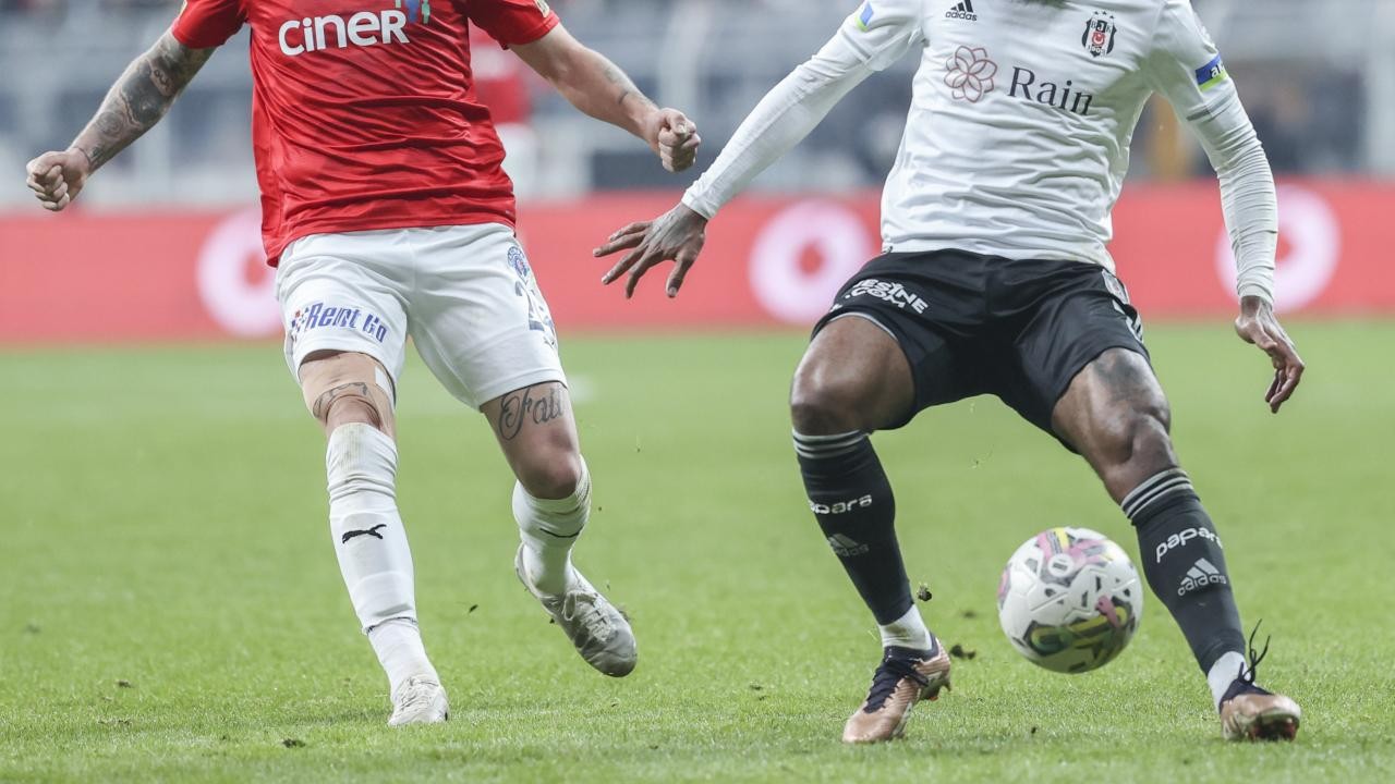 Beşiktaş evinde ağır yara aldı