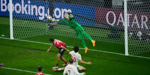 Beşiktaş paylaştı! Rahmi Koç'tan Mert Günok açıklaması