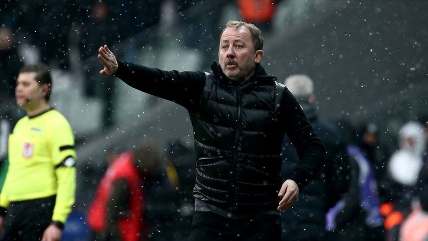 Beşiktaş, Sergen Yalçın ile durumunu düzeltiyor