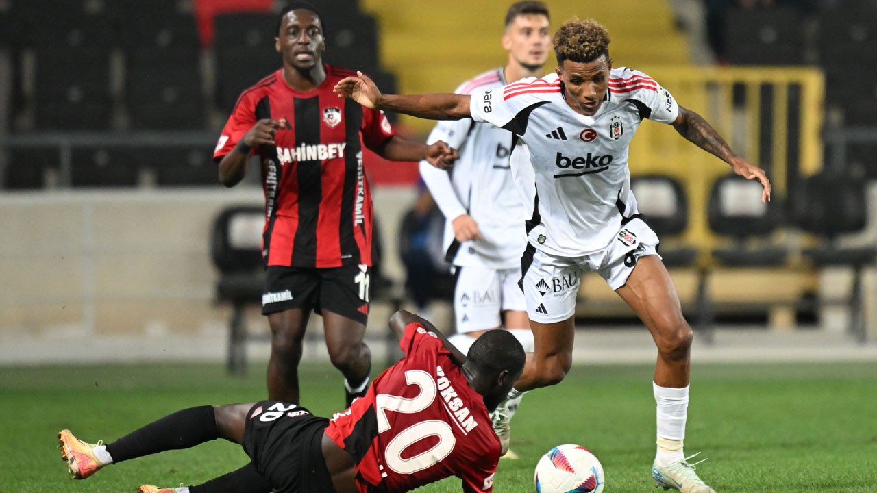 Beşiktaş son dakika golüyle yıkıldı!