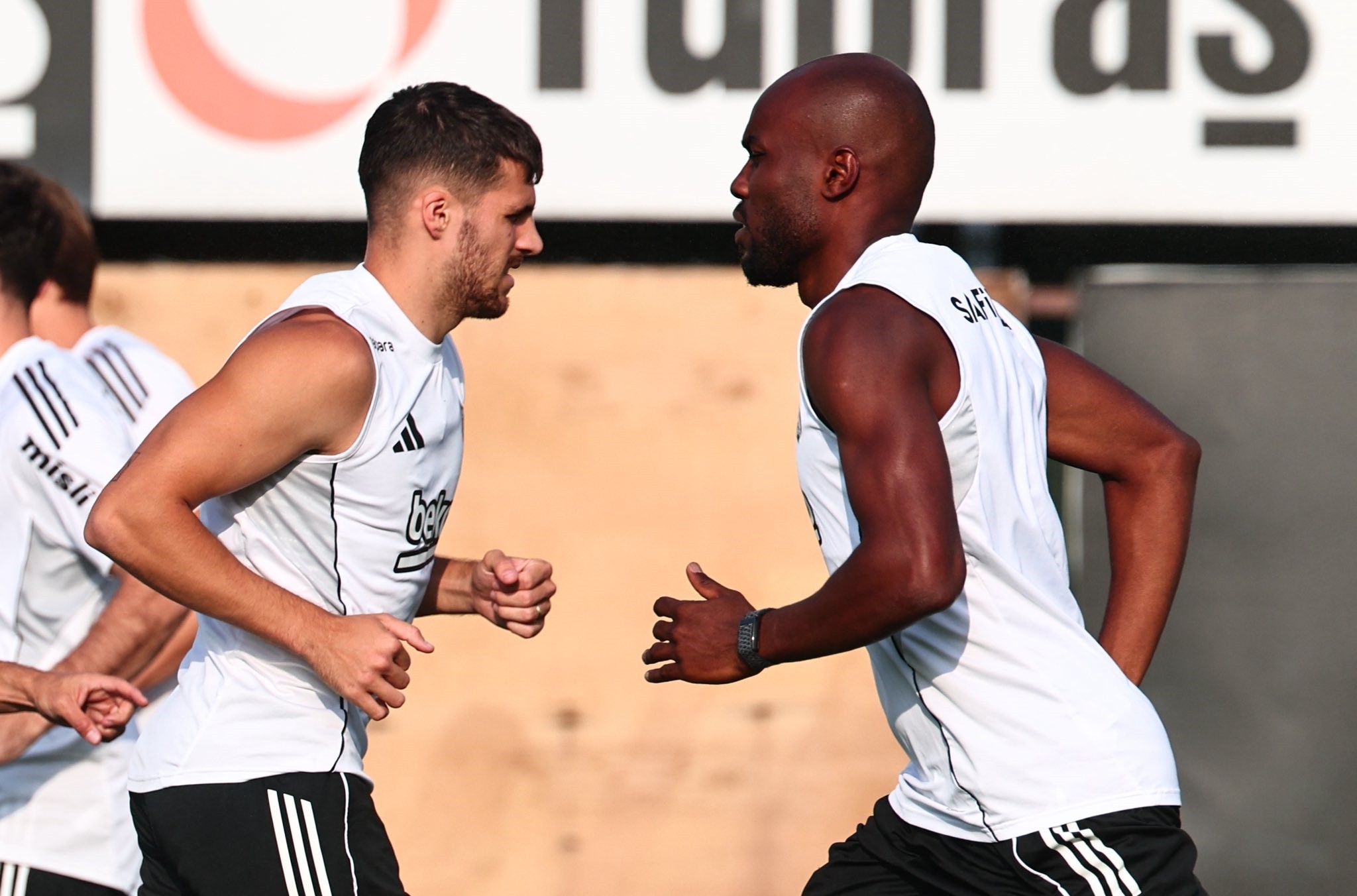 Beşiktaş, ST Patrick's maçı hazırlıklarına başladı