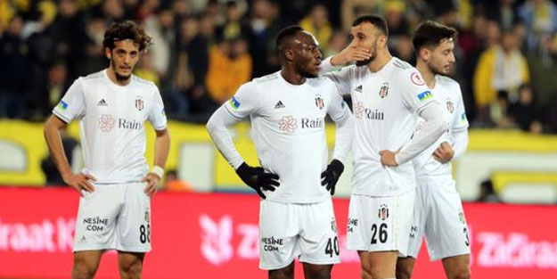 Beşiktaş taraftarı ayağa kalktı