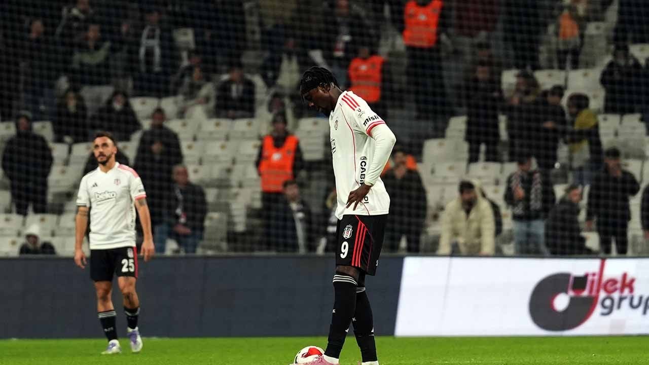 Beşiktaş taraftarı şokta! İç sahadaki kötü gidişat yıllar sonra tekrarlandı!