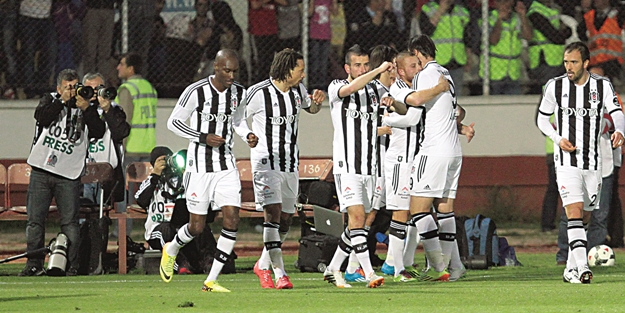 Beşiktaş taraftarı yan gelip yatmış