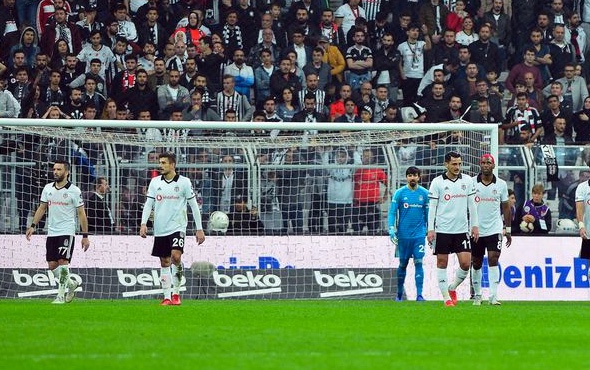 Beşiktaş taraftarından Fikret Orman'a tepki!