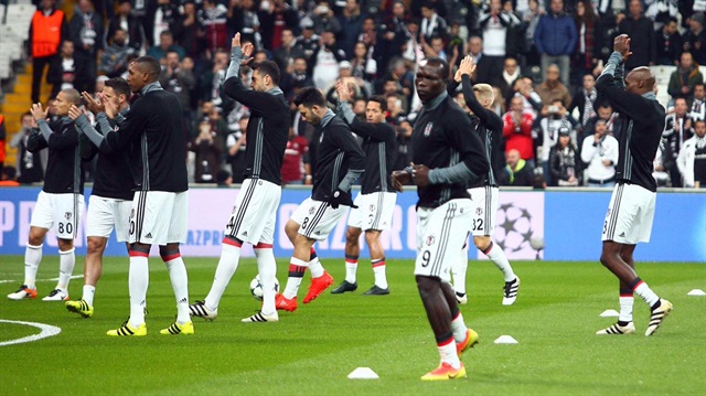 Beşiktaş taraftarından Vincet Aboubakar'a jest