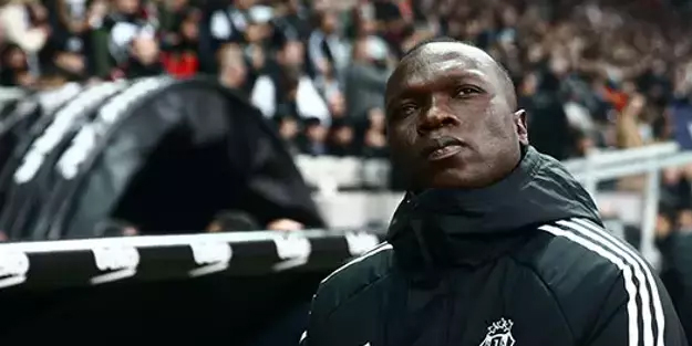 Beşiktaş taraftarları protesto etti! Galatasaray derbisinde gerginlik... Vincent Aboubakar şoka girdi!