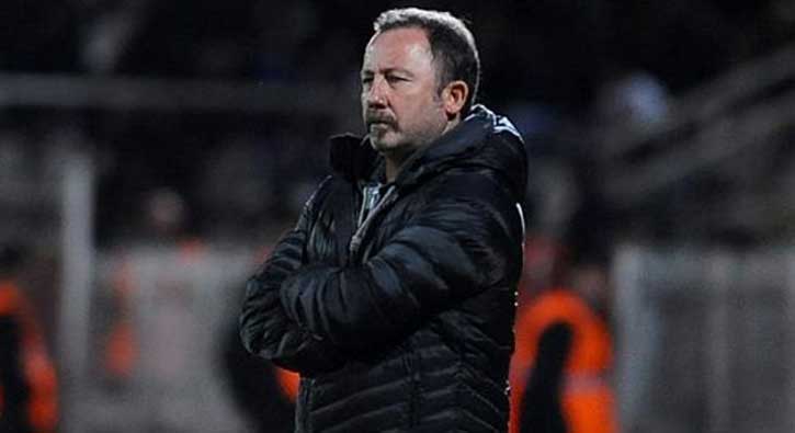 Beşiktaş taraftarlarından Sergen Yalçın'a sürpriz