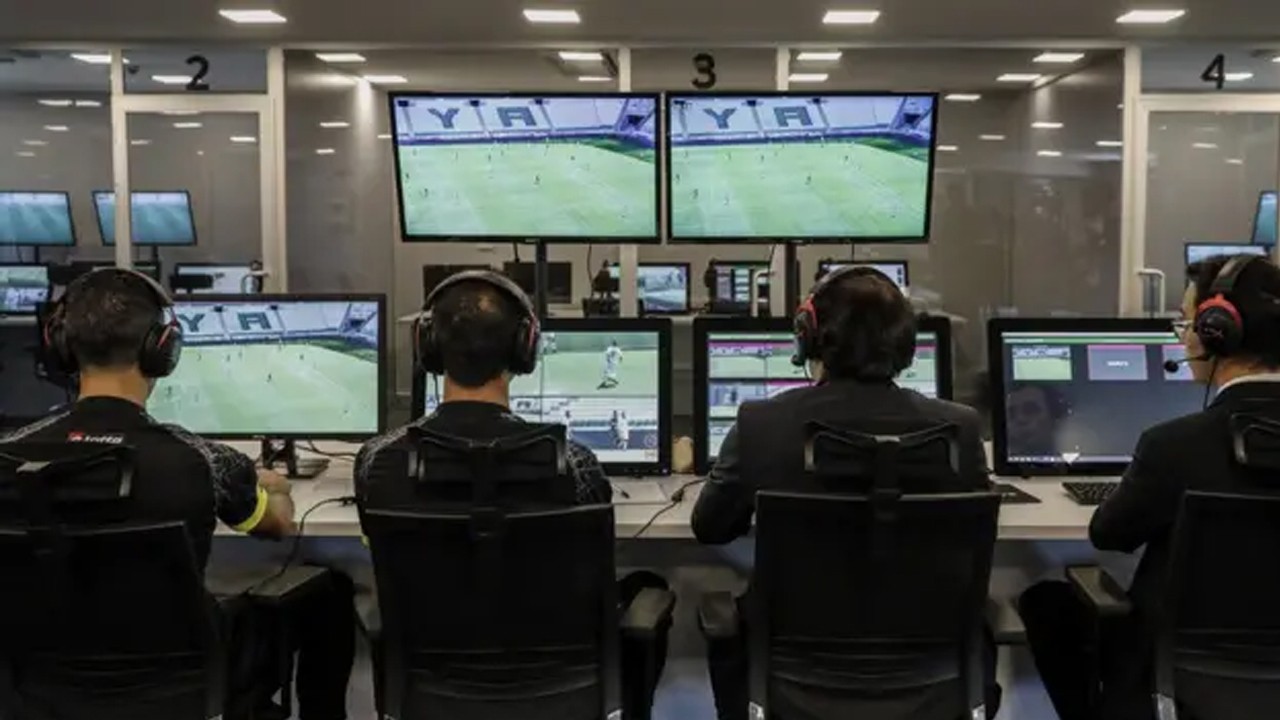 Beşiktaş-Trabzonspor maçının VAR hakemi açıklandı