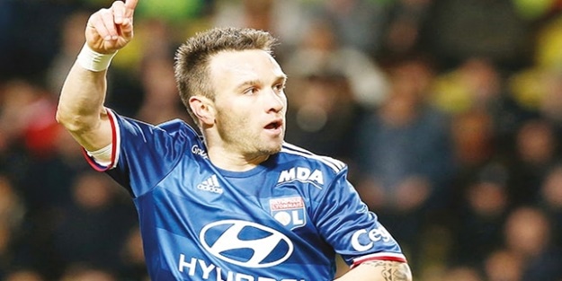 ''Beşiktaş, Valbuena'yı bedavaya almadı''