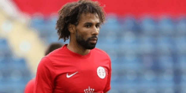 Beşiktaş ve Fenerbahçe Sangare transferinde karşı karşıya