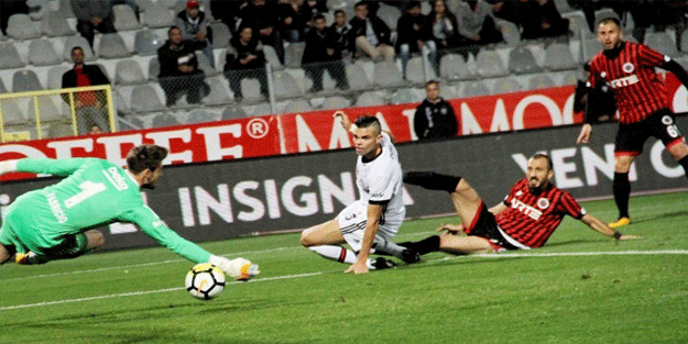 Beşiktaş zorlu virajda