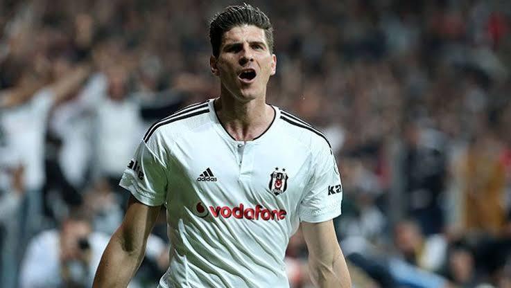 Beşiktaş'a 4 teklif! Biri gelecek...