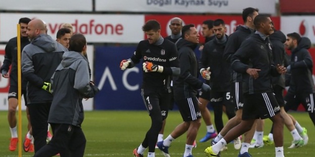 Beşiktaş'a Lyon maçı öncesi kötü haber