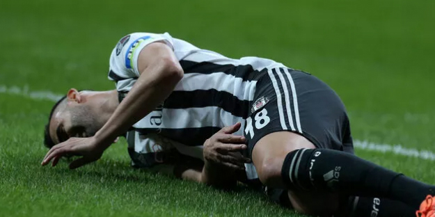 Beşiktaş'a Rachid Ghezzal'dan kötü haber geldi!