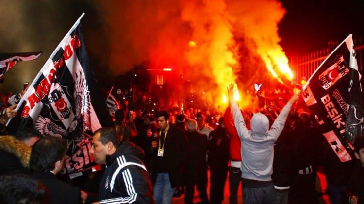 Beşiktaş'a şampiyon gibi karşılama!