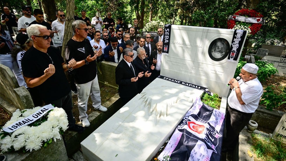 Beşiktaş'ın efsane başkanı Süleyman Seba, kabri başında anıldı