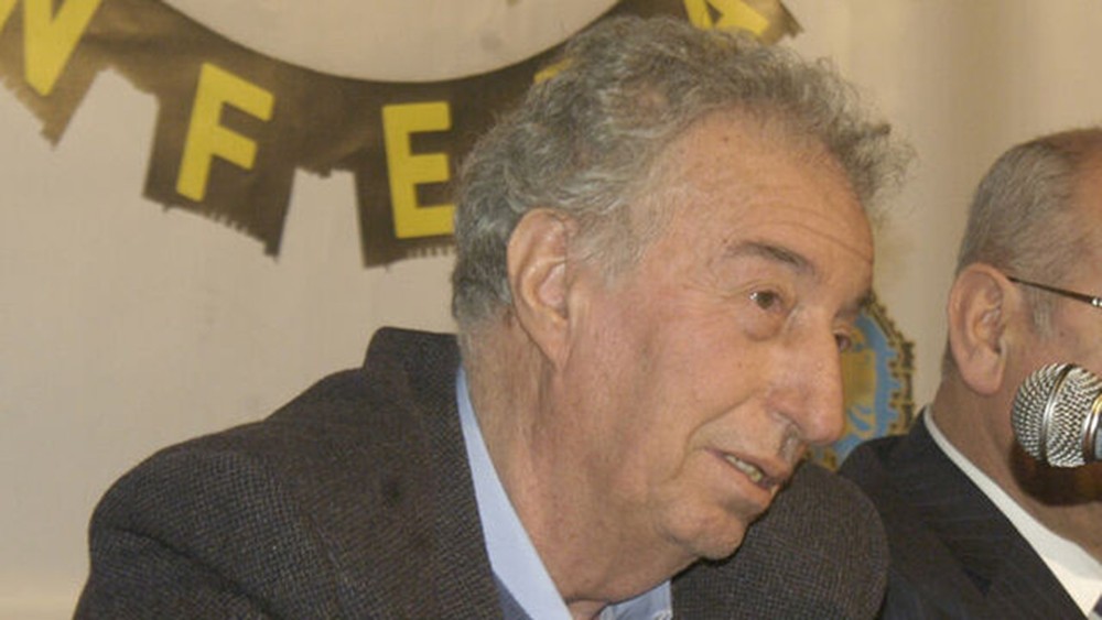 Beşiktaş'ın eski hocası hastaneye kaldırıldı!