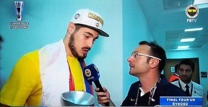 Beşiktaş'ın kutlamaları sırasında FB TV'de Euroleague programı