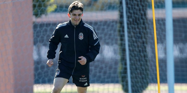 Beşiktaş'ın 'sol beki' gitti gidiyor!