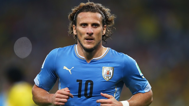 Beşiktaş'ın transferini Forlan açıkladı
