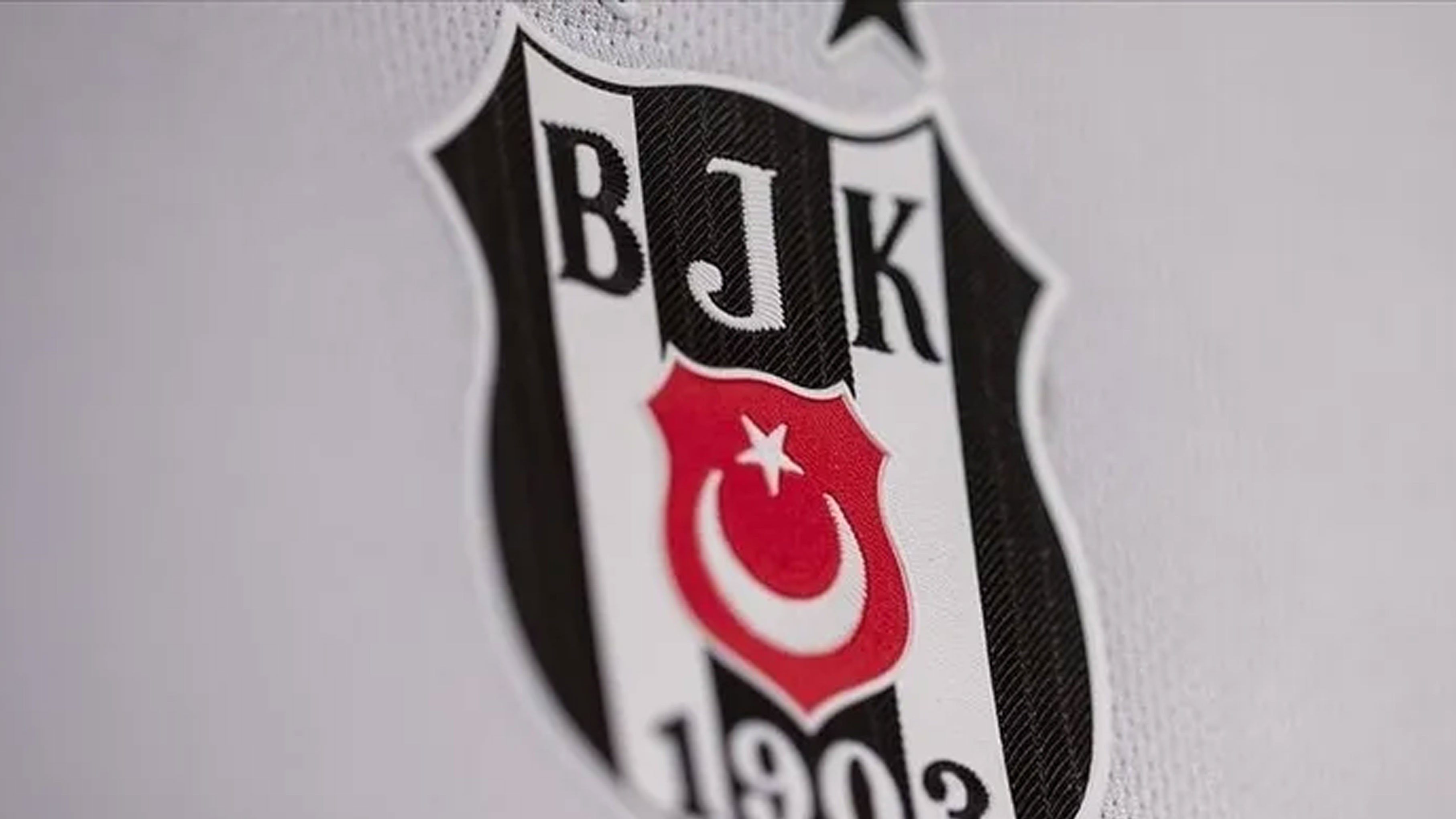Beşiktaş’ın yeni sırt sponsoru belli oldu
