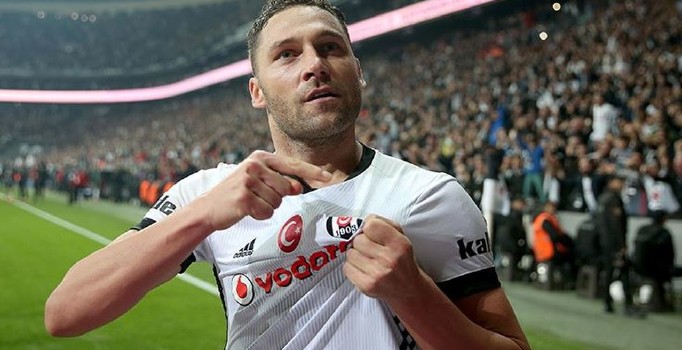 Beşiktaş'ın yıldızı Dusko Tosic'e İngiltere'den talip çıktı