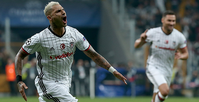 Beşiktaş'ın yıldızı Ricardo Quaresma'ya UEFA'dan çifte adaylık