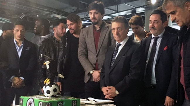 Beşiktaşlı futbolcular yeni müzeyi gezdi