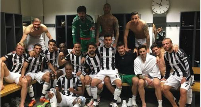 Beşiktaşlı futbolculardan galibiyet sevinci