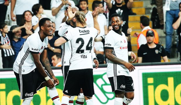 Beşiktaşlı futbolcuya şok! Yuhalandı...