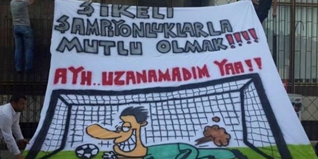 Beşiktaşlılardan olay Galatasaray pankartı!