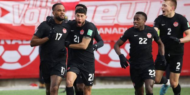 Beşiktaş'ta 11'e giremiyor, Kanada'da tarih yazıyor!