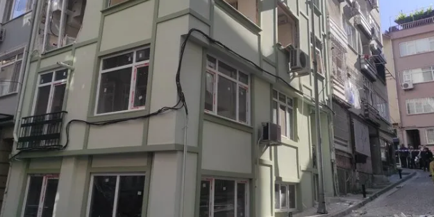 Beşiktaş'ta 5 katlı binada doğal gaz patlaması
