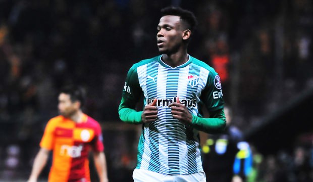 Beşiktaş'ta Atiba Hutchinson'ın yerine sürpriz isim!