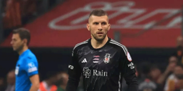 Beşiktaş'ta büyük deprem! Burak Yılmaz, ünlü oyuncuyu antrenmandan kovdu!